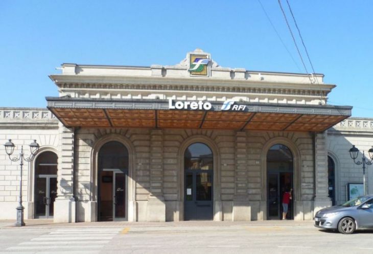 Stazione ferroviaria di Loreto: nuove fermate dei treni a lunga percorrenza durante l’estate