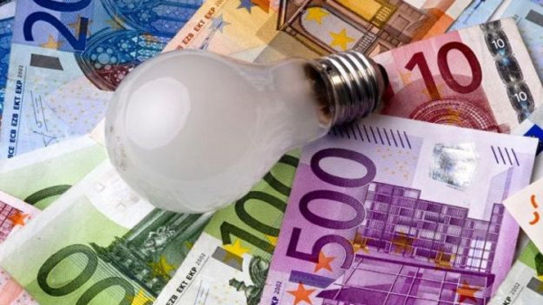 ASTEA ENERGIA: arriva la rateizzazione delle bollette di marzo e aprile lampadina e soldi