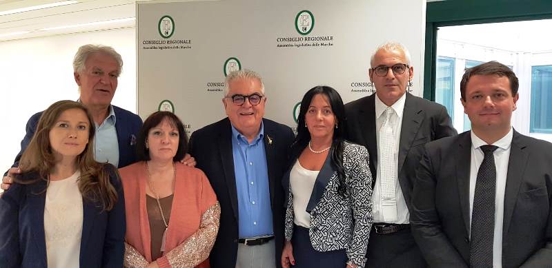 si valuti anche per le Marche l’allestimento di una struttura unica di riferimento per il covid19