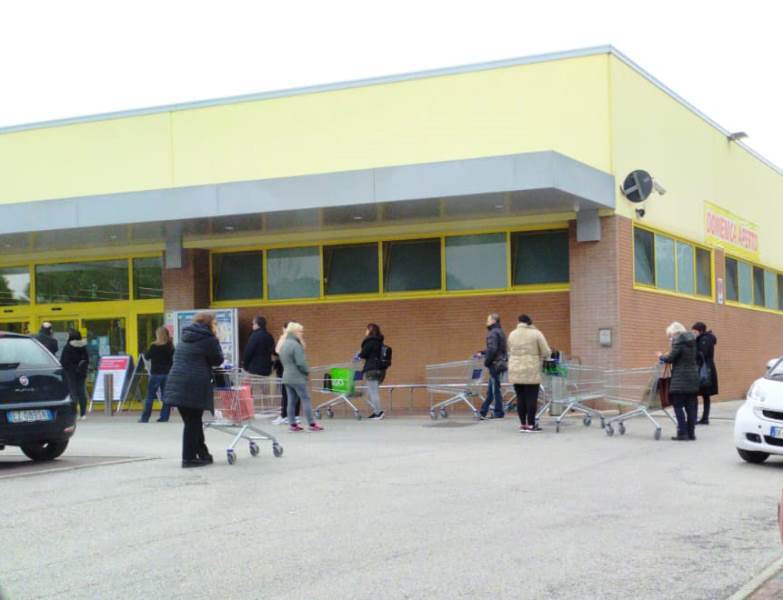Recanati fra parcheggi, multe e mascherine
