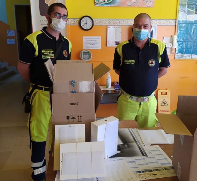 Loreto: due lauretani rientrano a casa – continua la solidarieta’ donazione Ipad