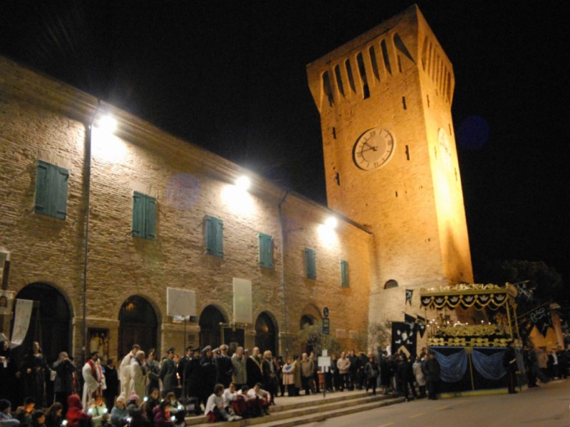La bara de notte a Porto Recanati processione porto recanati
