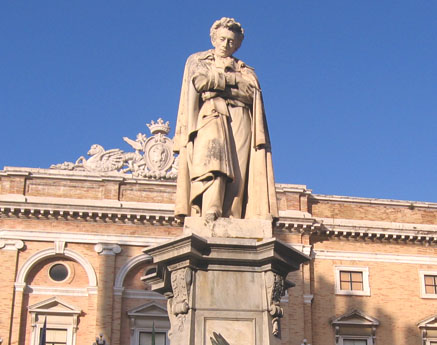 Consiglio comunale di Recanati dell’11 aprile 2020 statua leopardi