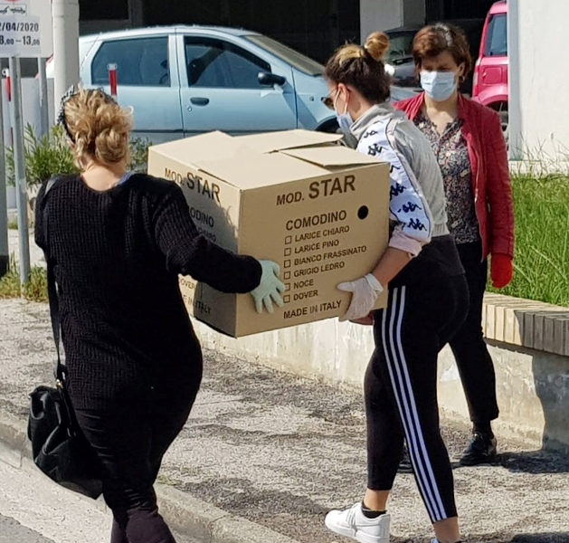 Recanati: la spesa solidale non si ferma distribuzione dei pasti solidali di Pasqua