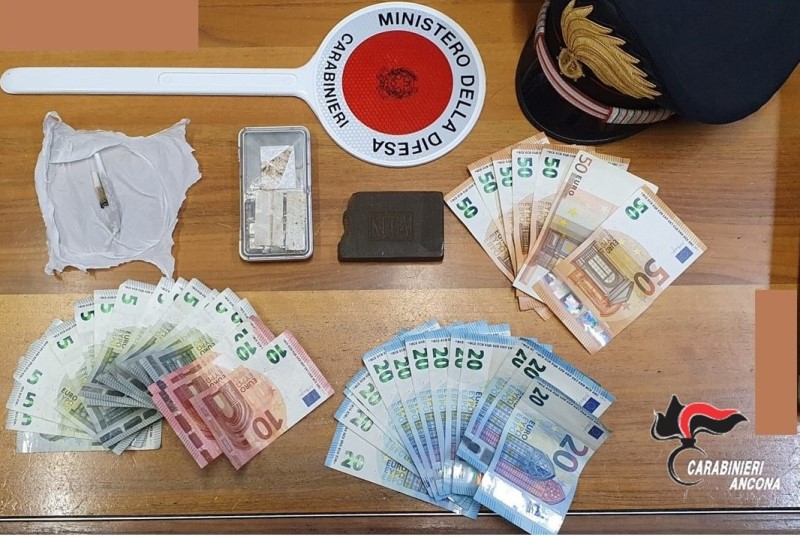 Castelfidardo: arresto di un giovane per detenzione di sostanze stupefacenti ai fini di spaccio