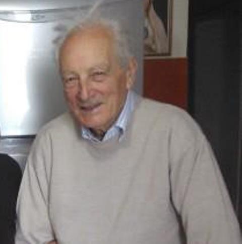 Muore “Peppino”, storico barbiere di Recanati