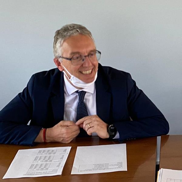 Covid-19, nuovo decreto del presidente Ceriscioli: orari degli esercizi commerciali, sport di contatto, motoveicoli e autoveicoli