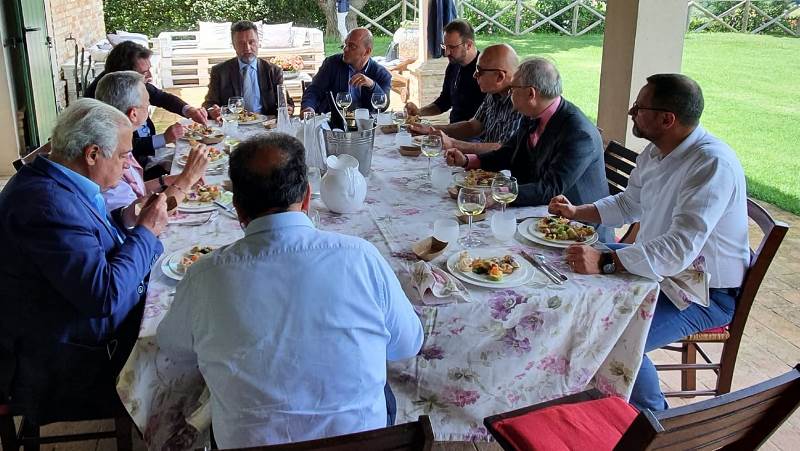 Sindaci e vertici Astea a pranzo insieme