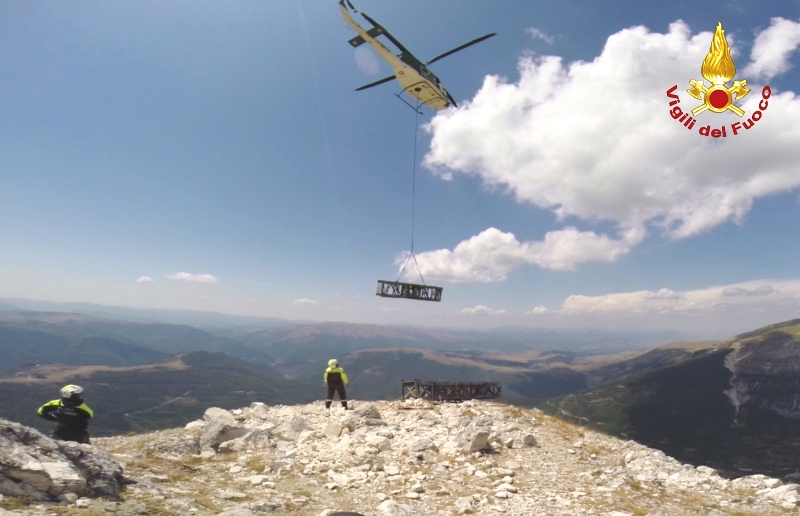 Vigili del fuoco – Ussita, rimozione croce sul monte Bove