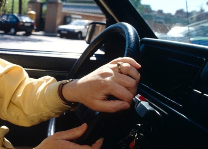 rubano l’auto e un orologio Rolex ad un anziano signore residente a Macerata