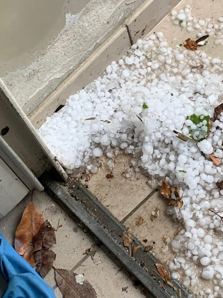 Vento e grandine si abbattono su Ancona, Danni ingenti