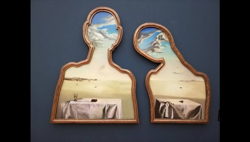 EXUVIA: “Un pallido dio in uniforme” poesia di Simone Sagripanti