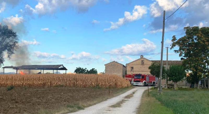 Bonifica dell’amianto nel fienile andato a fuoco