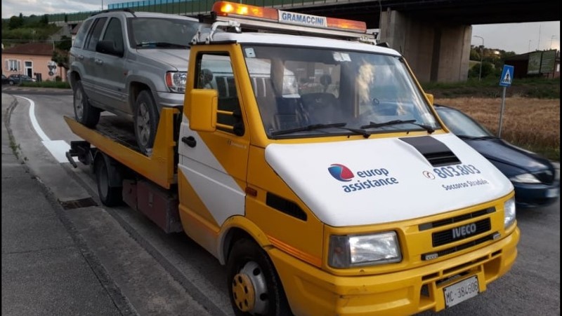 Ritrovato il carroattrezzi della ditta Gramaccini servito per un furto alla banca