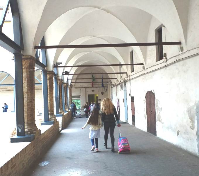 Vie di fuga a norma alla scuola sita nel Chiostro di Sant’Agostino?