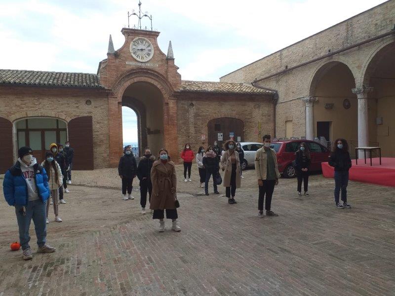 Recanati: manifestazione di protesta degli studenti liceali