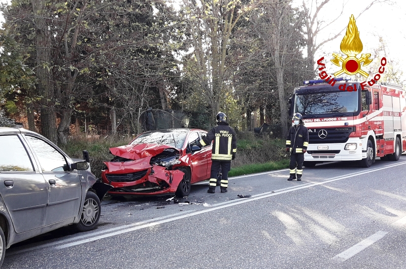 Incidente stradale lungo la strada Regina
