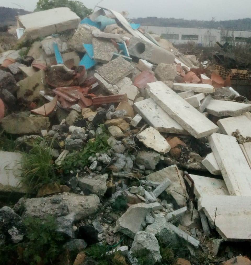 Montecassiano. Lavori di ripristino dell’area esterna del capannone comunale