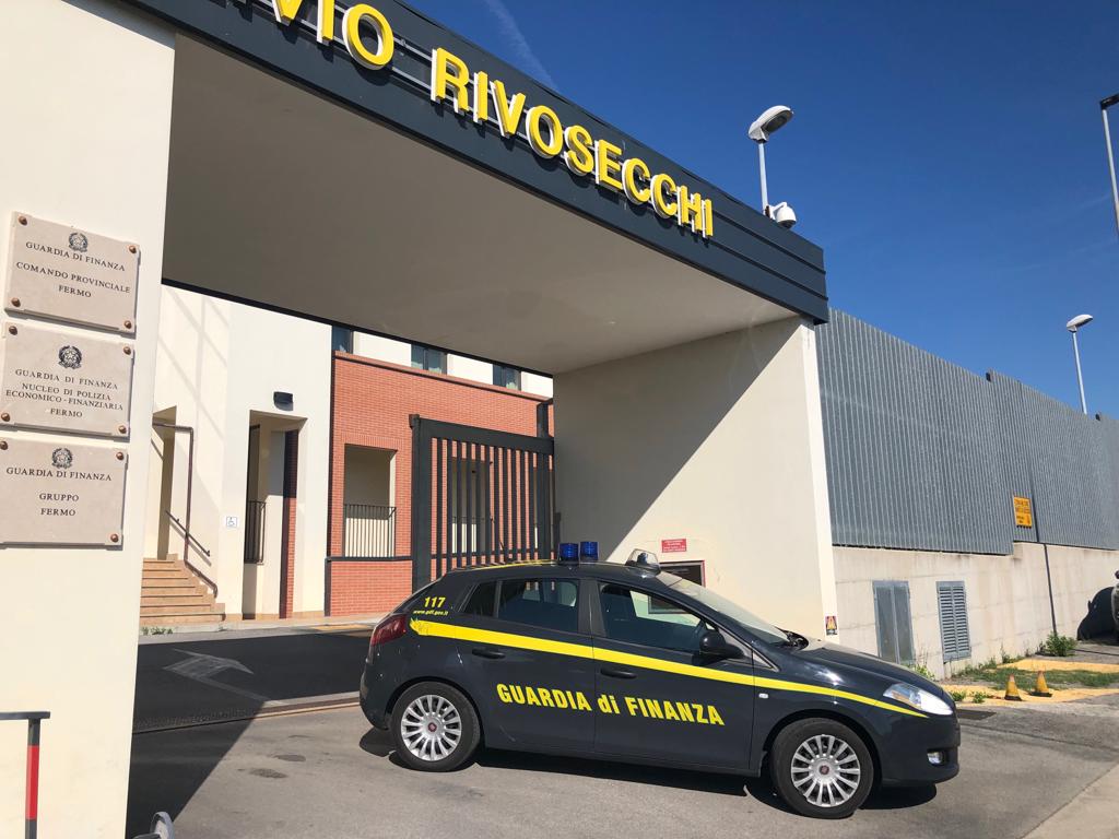 Sei imprenditori denunciati per bancarotta fraudolenta. Sequestrati 46 veicoli