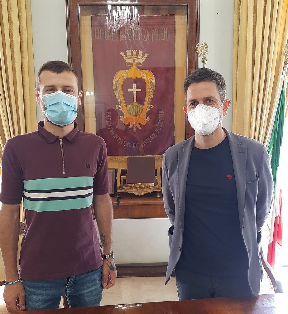 “Attraverso le Marche” la nuova guida cicloturistica made in Potenza Picena ideata da Michele Baldoni