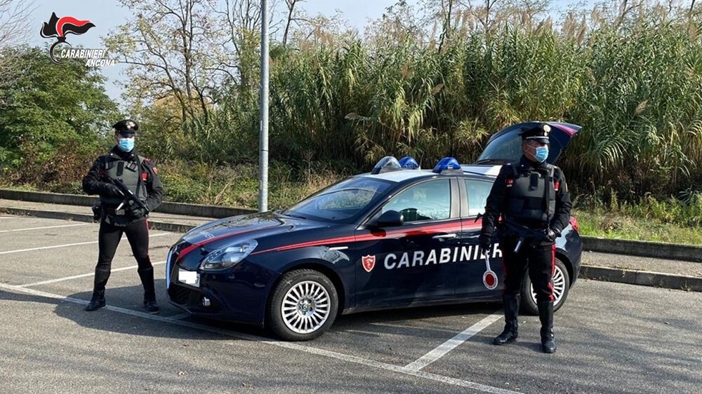 Carabinieri Castelfidardo: violazione delle norme covid-19 – contravvenzionate 3 persone