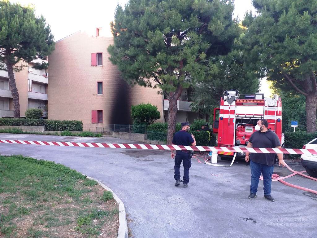 Recanati. Ancora costretti fuori casa le 21 famiglie del condominio di via Mattutini