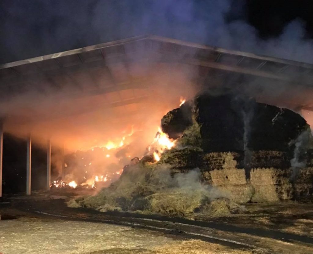 Pollenza: in fiamme oltre 5mila quintali di fieno