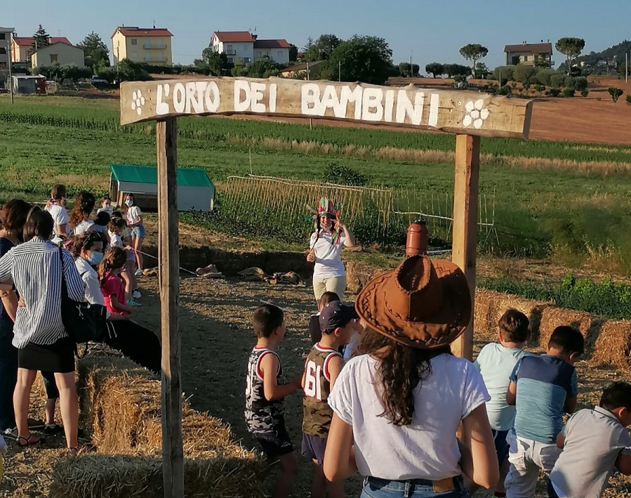 Recanati: arrivano gli indiani alla fattoria Garbati a Costa dei Ricchi