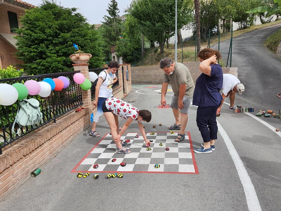 Recanati. A Castelnuovo la 2° edizione di “Tana Libera Bimbi”