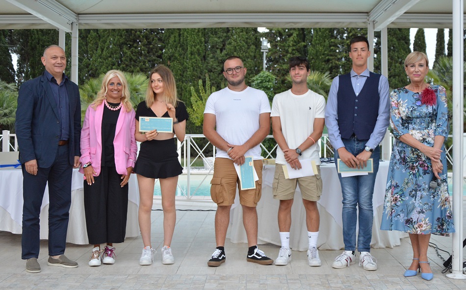 Festa dei diplomi all’IIS “E. Mattei” di Recanati
