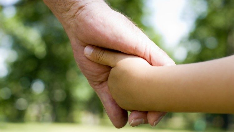 Il 25 luglio è la Giornata mondiale dei nonni e degli anziani, in Italia sono 13 milioni