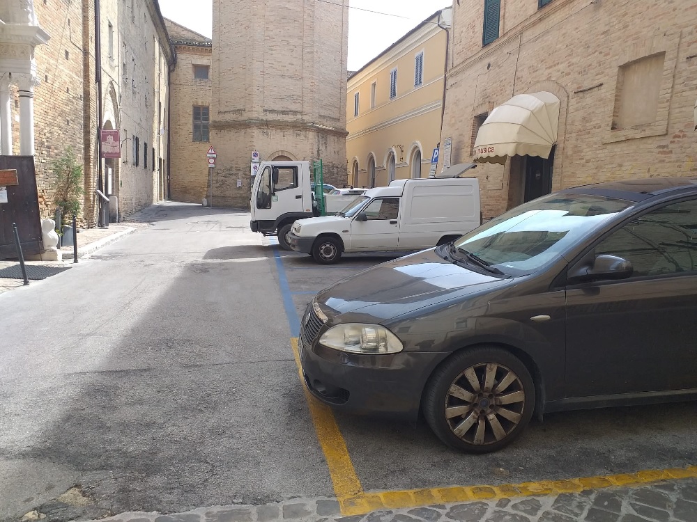 Loro sono loro, noi non siamo niente…