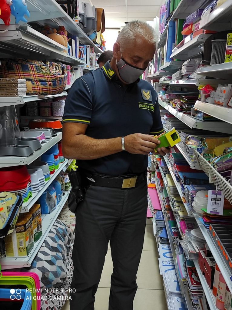 Gdf Macerata: sequestrati oltre 5.000 articoli insicuri per la salute dei consumatori