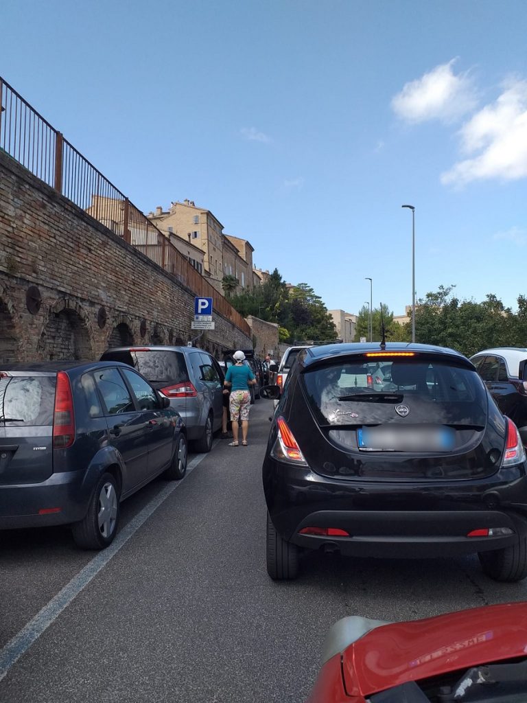 Parcheggi. Si pagano solo con monetine. Clamoroso errore nel sito della SIS