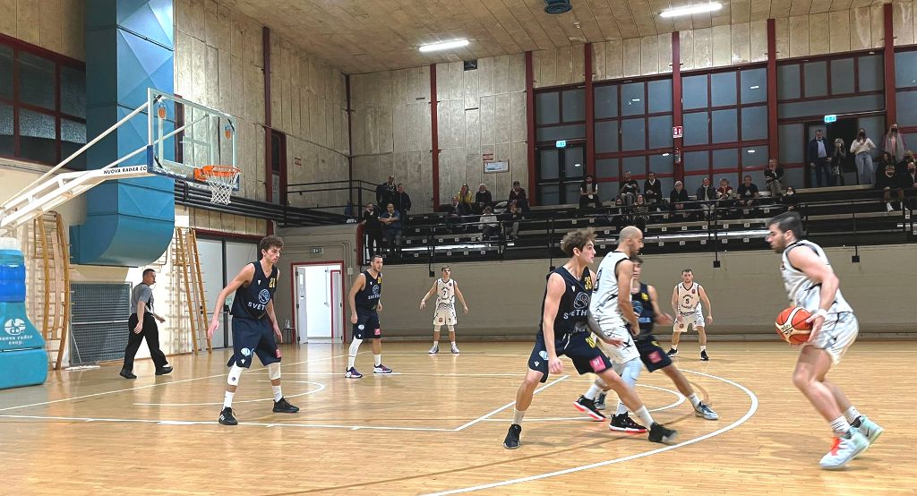 Svethia Recanati primo stop, ad Ascoli gialloblu sconfitti 83-80