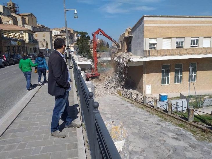 Recanati: solo un’offerta per la scuola Gigli