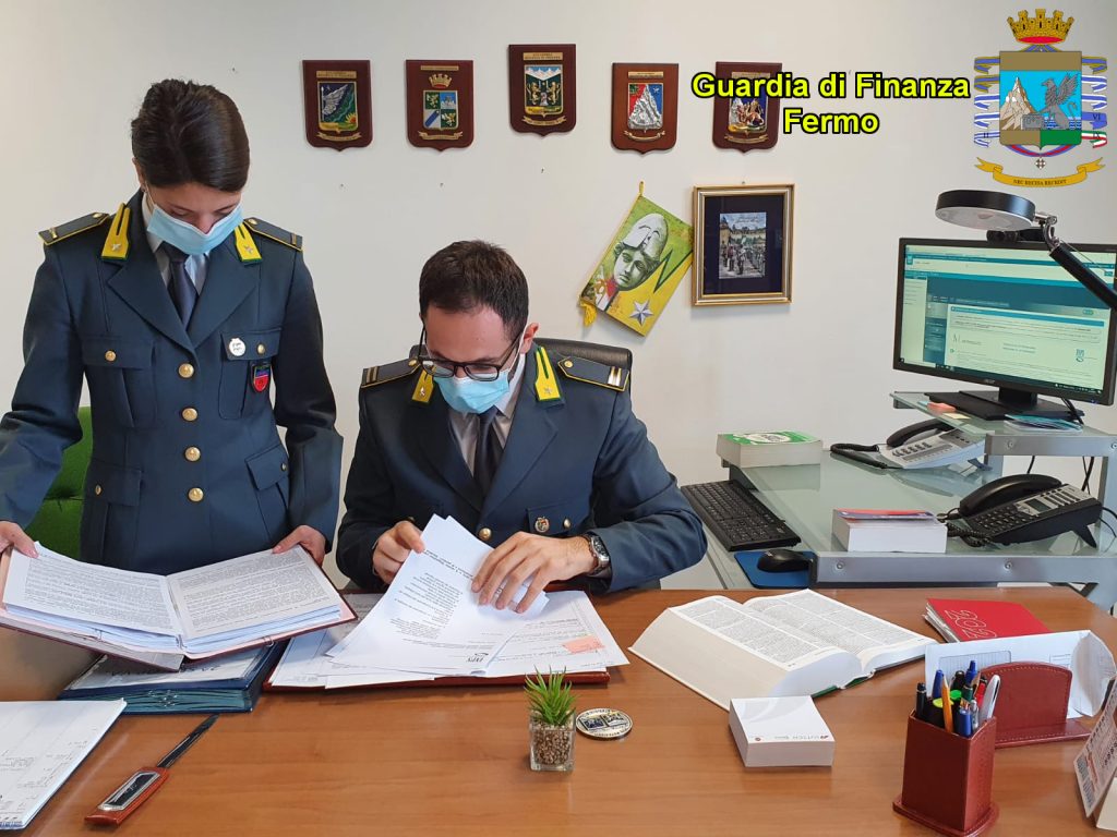 Percepivano il reddito di cittadinanza senza averne diritto per complessivi 70 mila euro