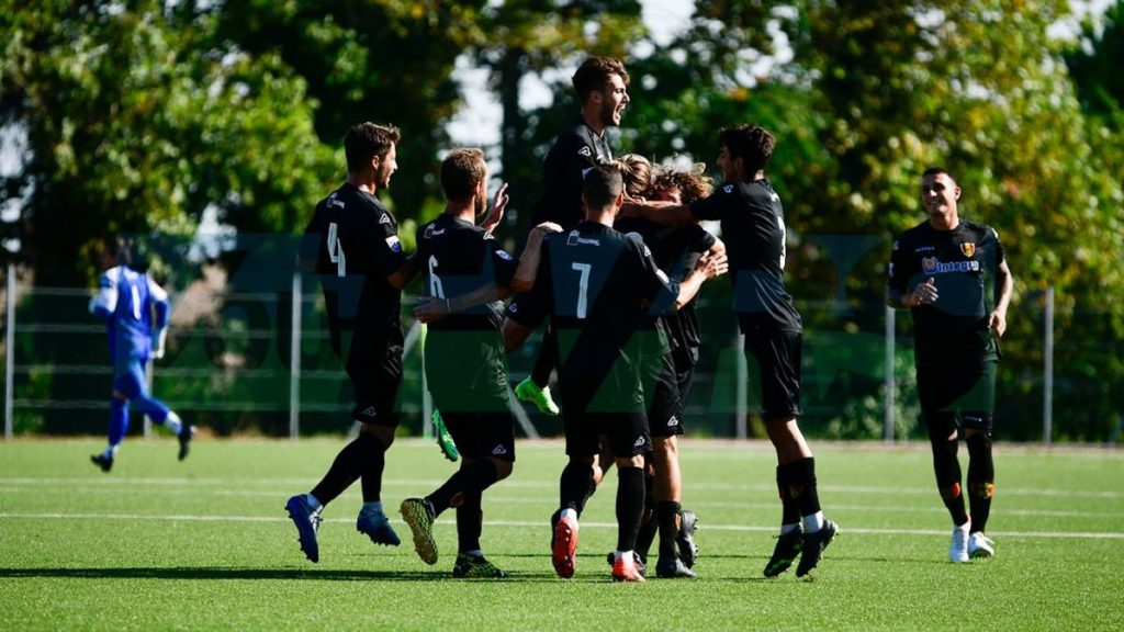 Tre gol sotto l’albero per la Recanatese che chiude in testa, doppio Sbaffo e Ferretti in gol contro il Notaresco
