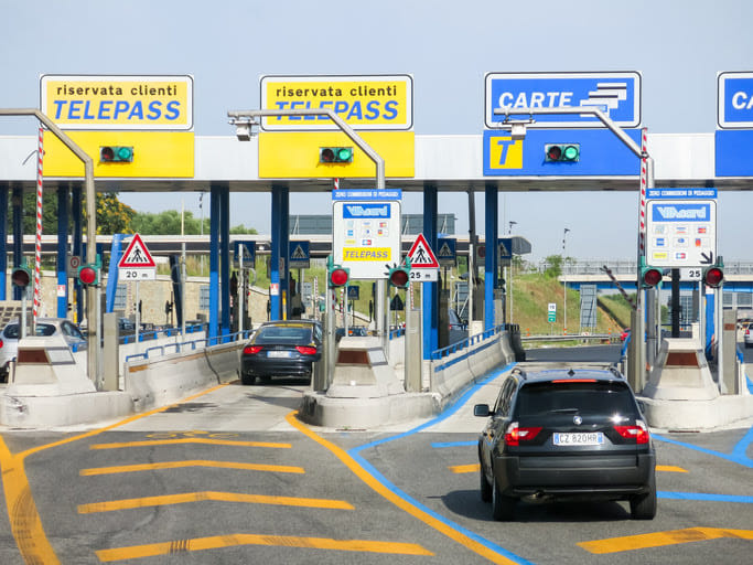 Per tre giorni chiuso al traffico il casello autostradale di Loreto