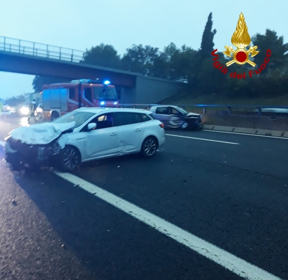 Loreto. Incidente stradale A.14. Tre i mezzi coinvolti