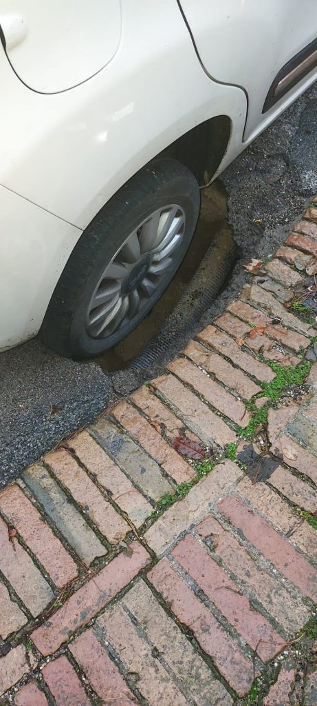 Recanati: si è aperta una voragine in via Santo Stefano