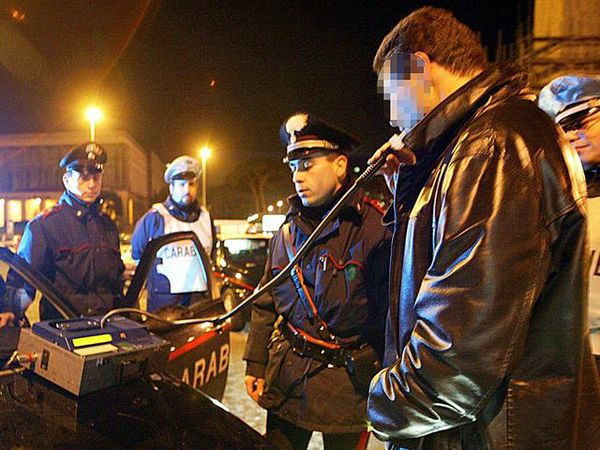 Rifiuta l’alcoltest: 53enne denunciata dai carabinieri