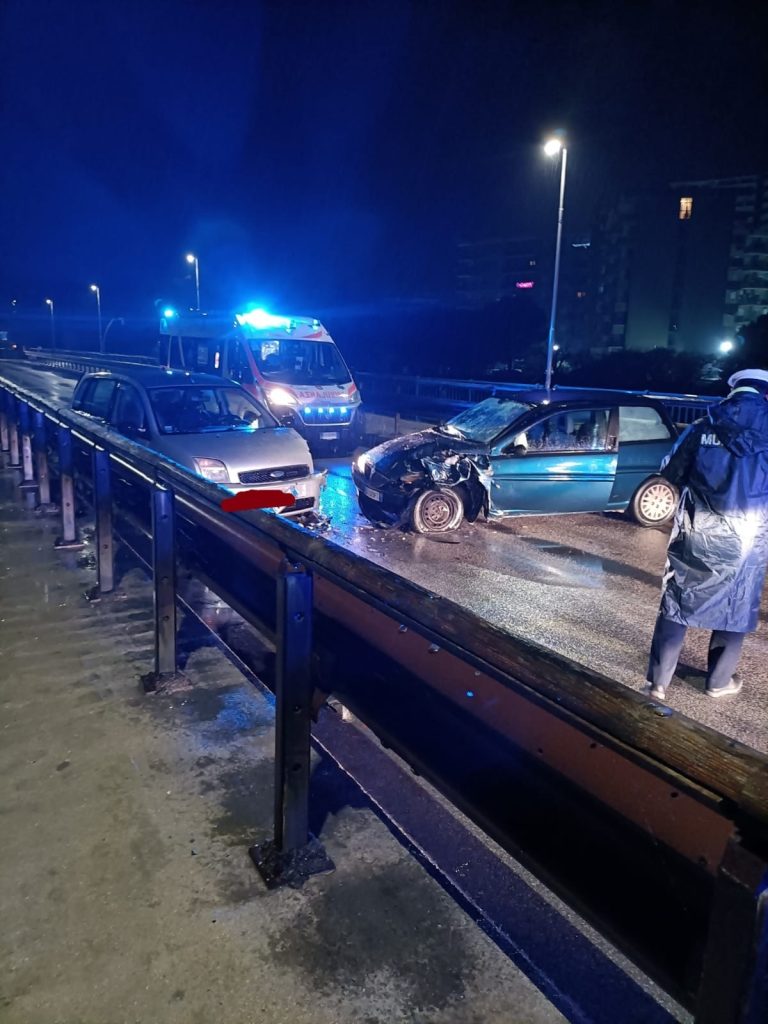 Incidente sul ponte del fiume Potenza a Porto Recanati
