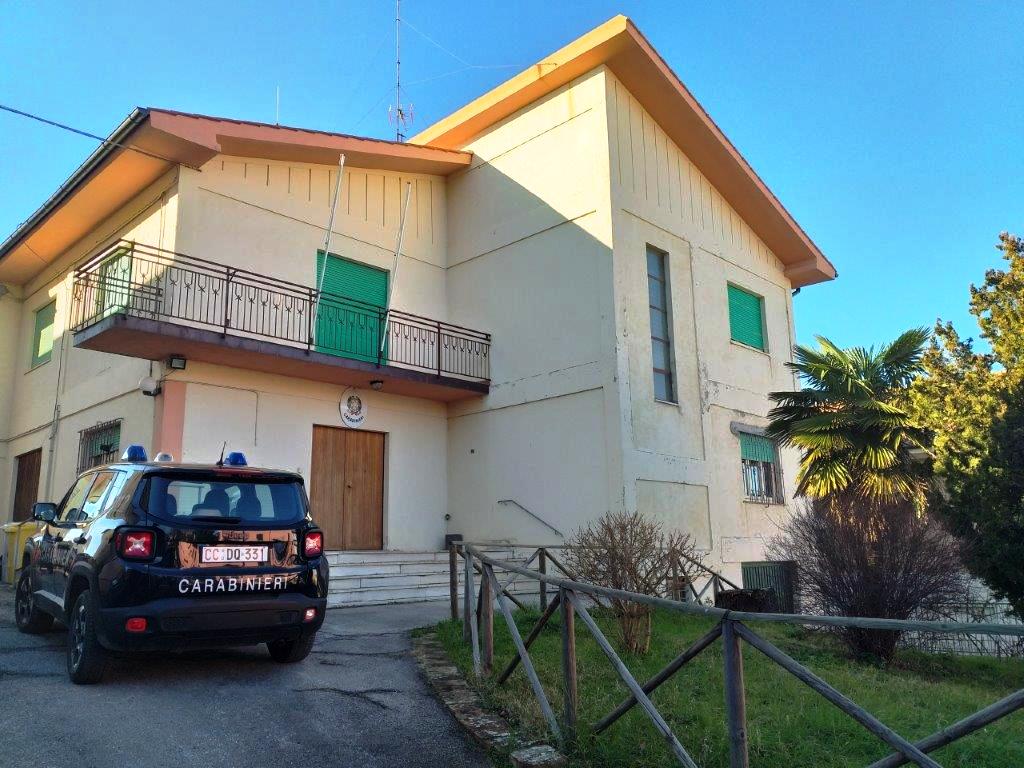 operazione antidroga dei carabinieri: circa 2,5 kg di marjiuana sequestrati.