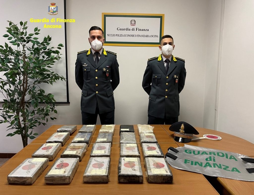 Sequestrati il giorno dell’Epifania 21,5 kg di cocaina purissima a Porto Sant’Elpidio