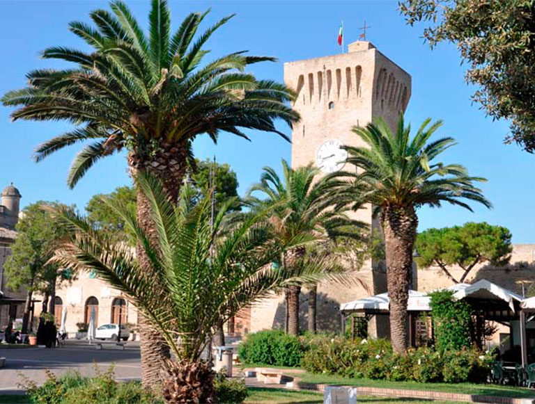 Porto Recanati. Gli auguri di Attilio Fiaschetti al sindaco Michelini e alla maggioranza