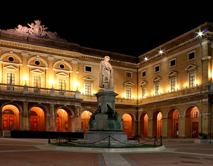 Il Comune riduce le ore di accensione dei termosifoni nei locali pubblici. Meno illuminazione in periferia