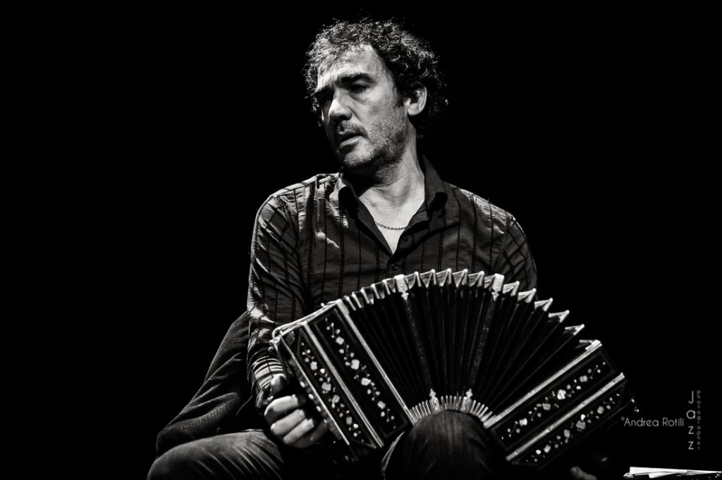 Daniele Di Bonaventura, bandoneon, inaugura l’VIII edizione delle Serate Musicali di Recanati