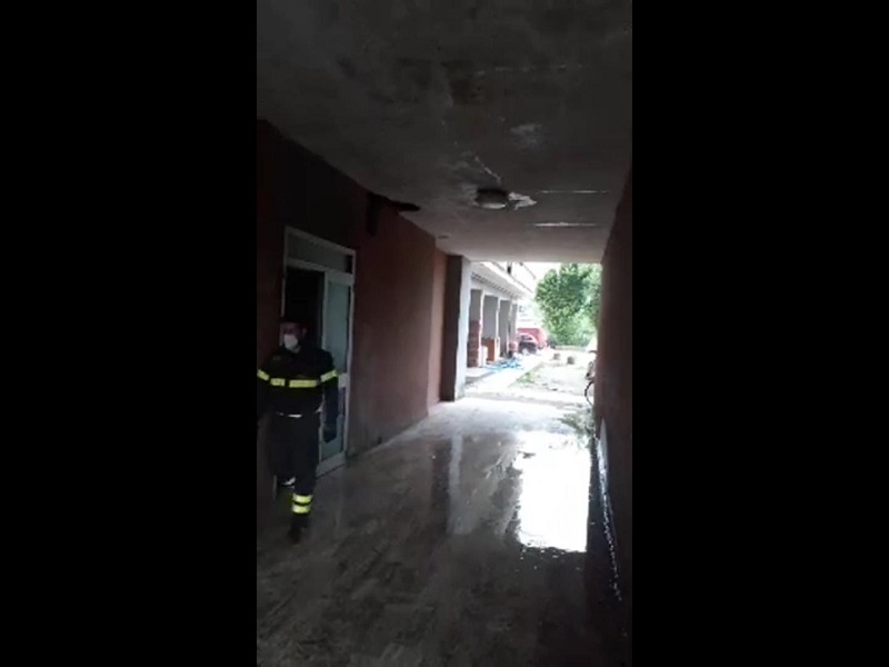 Vigli del Fuoco all’Hotel House per allagamento di alcuni vani al piano terra