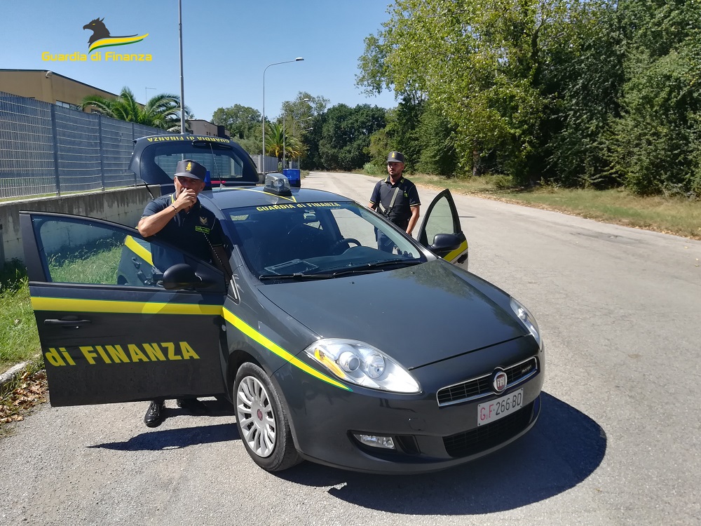 Guardia di Finanza. Evasore totale rappresentante di commercio non versava le imposte. Confiscato immobile